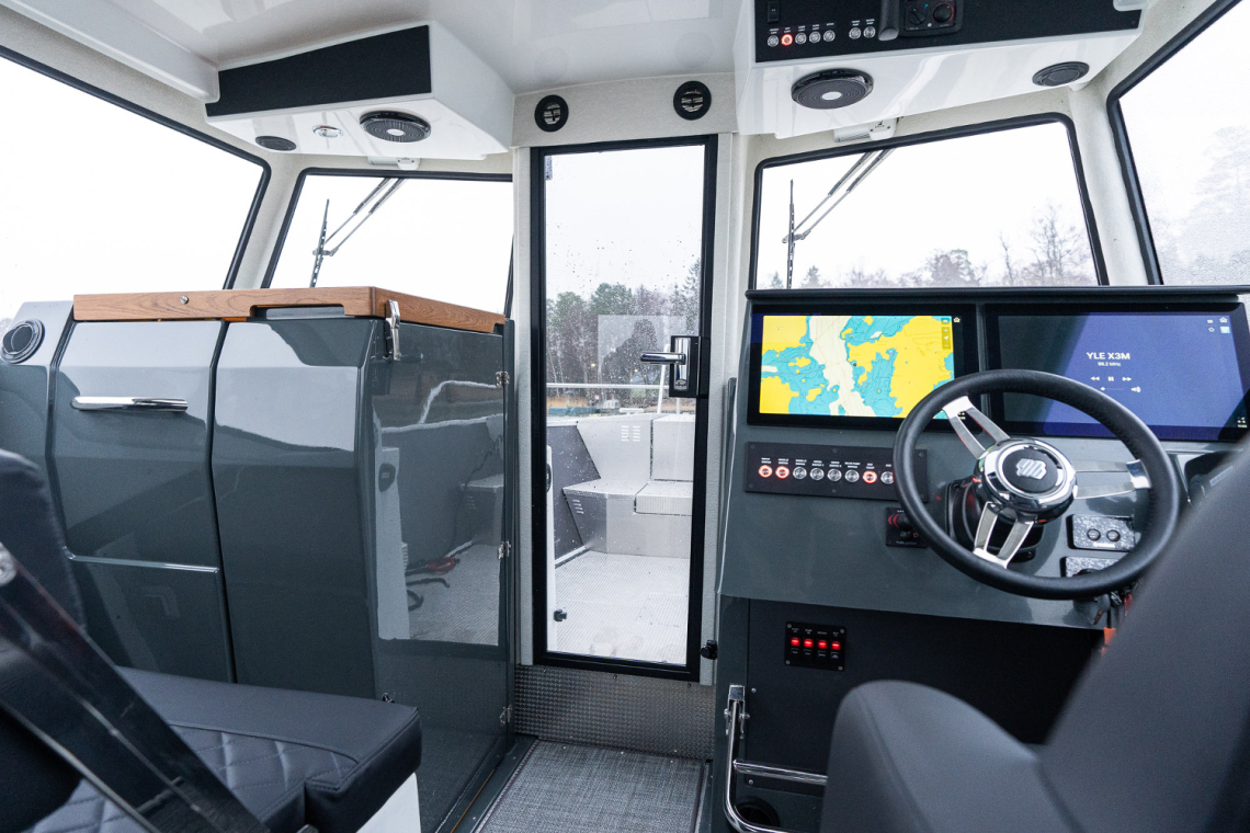 Buster Phantom Q Cabin