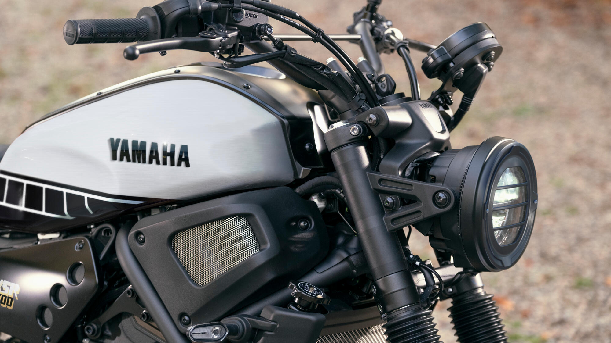 Цвета и графика в стиле Yamaha Heritage 