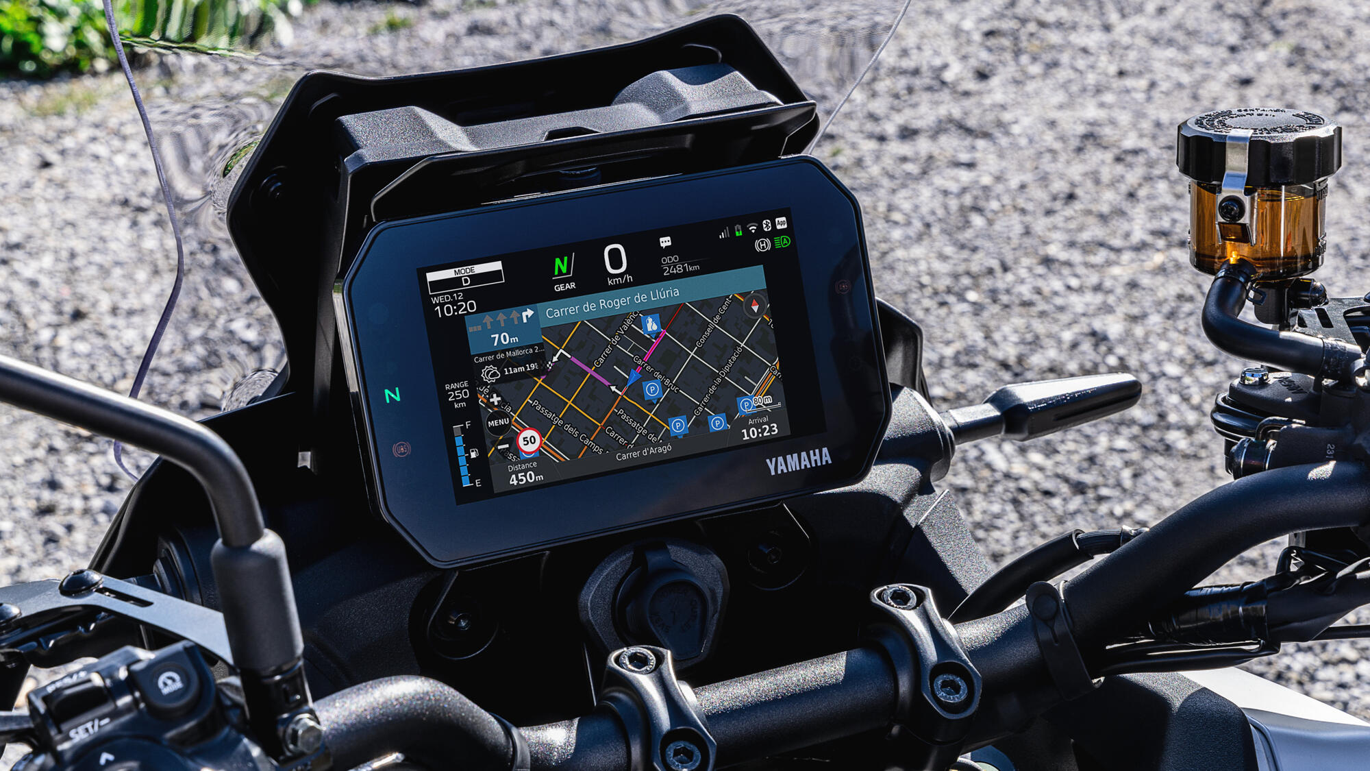 Приборная панель 7" TFT с полностью встроенной навигацией Garmin 