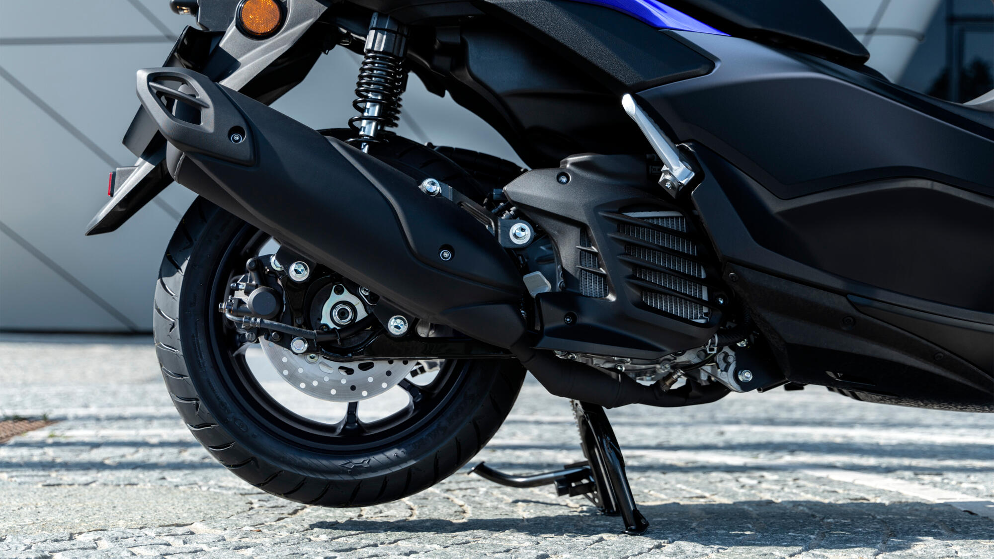 Колеса 13 дюймів, дискові гальма з ABS 